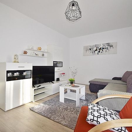 Apartment Navy Near The Beach بولا المظهر الخارجي الصورة